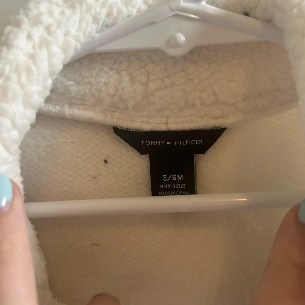 Tommy Hilfiger fleece vest‎ size 3/6 months - Picture 4 of 5
